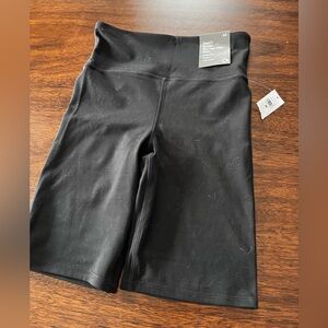 New GapFit Black studio sky high bike short XS